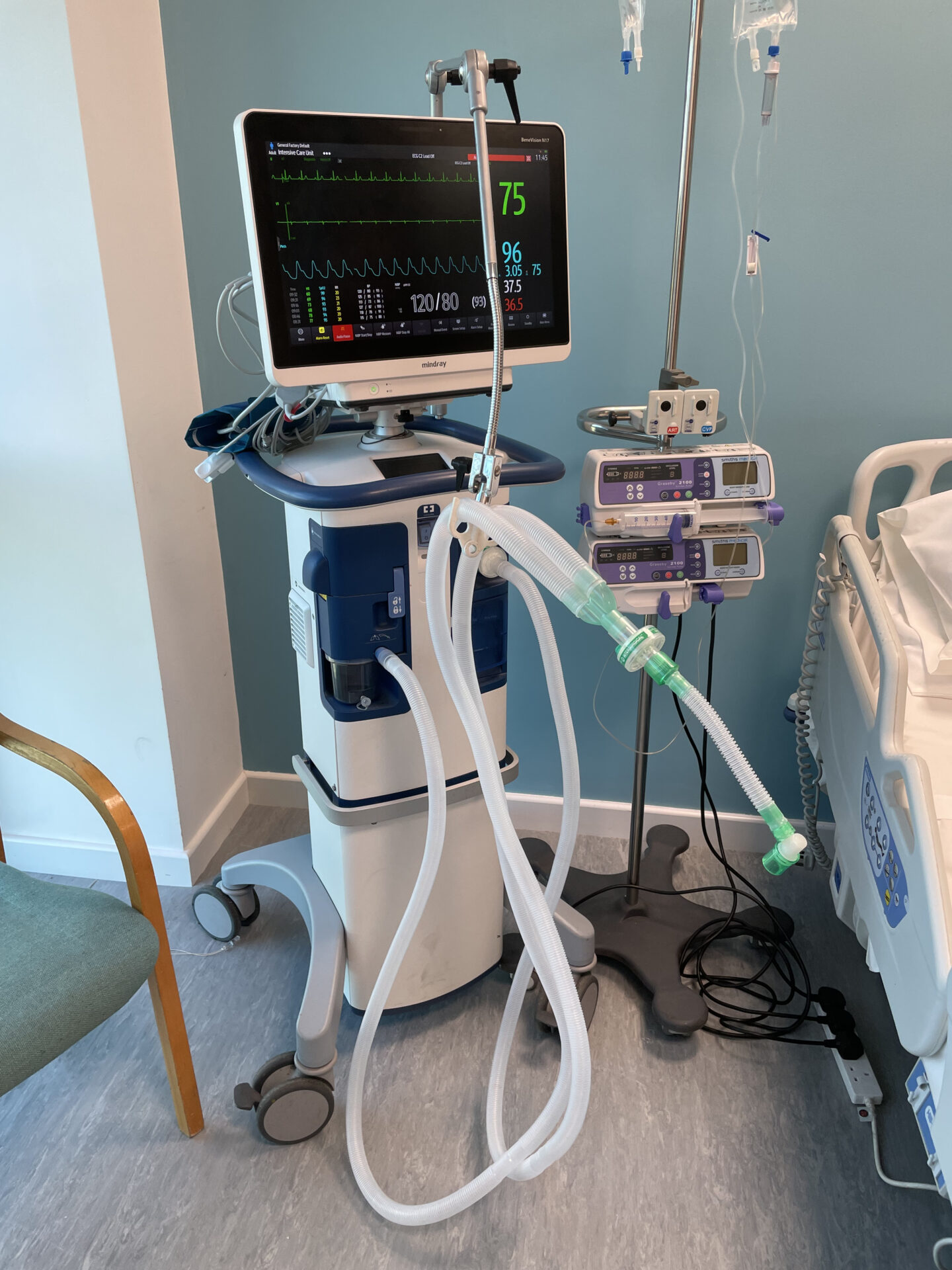 Combined Ventilator & Vital Signs Monitor